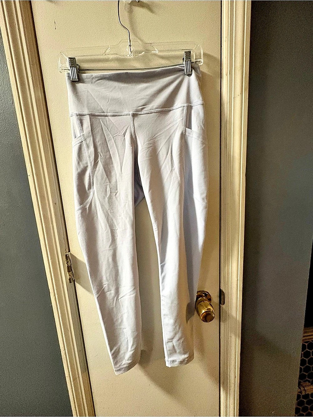 Old Navy High-Waisted PowerSoft Side-Pocket Leggings White/very light lavender
